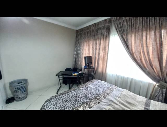 3 BEDROOM HOUSE TO LET IN VANDERBIJLPARK SW 1